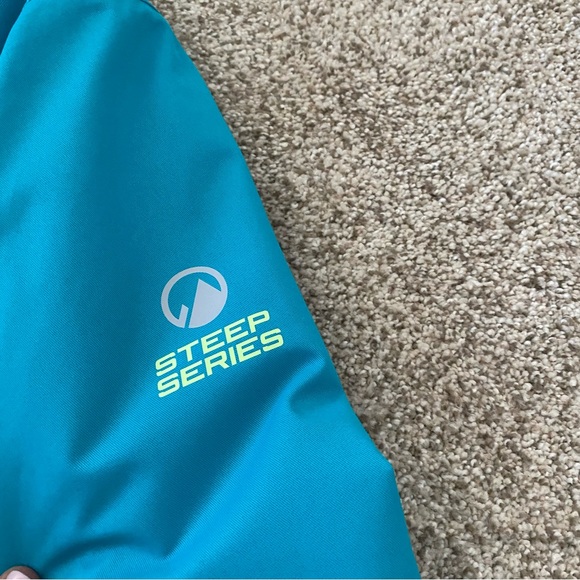 The North Face Goretex Coat - Picture 2 of 8